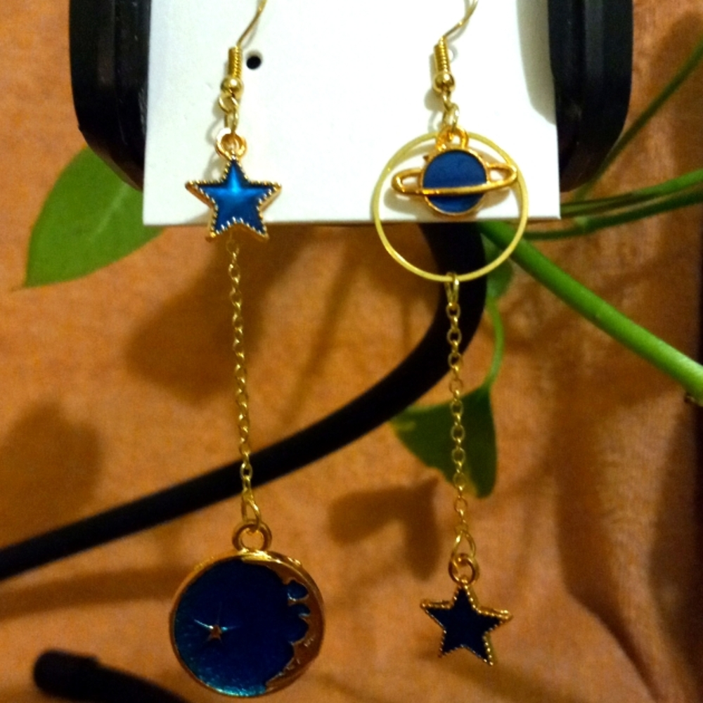 NIPkg Gorgeous Moon & Star Mix. Iridescent Midnight Blue & gold 31/2" & 4"